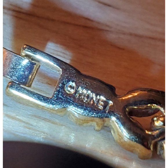 Vintage MONET Bracelet 7 1/2" Red Clear Crystals Gold Tone Metal Link Signed - Picture 11 of 11